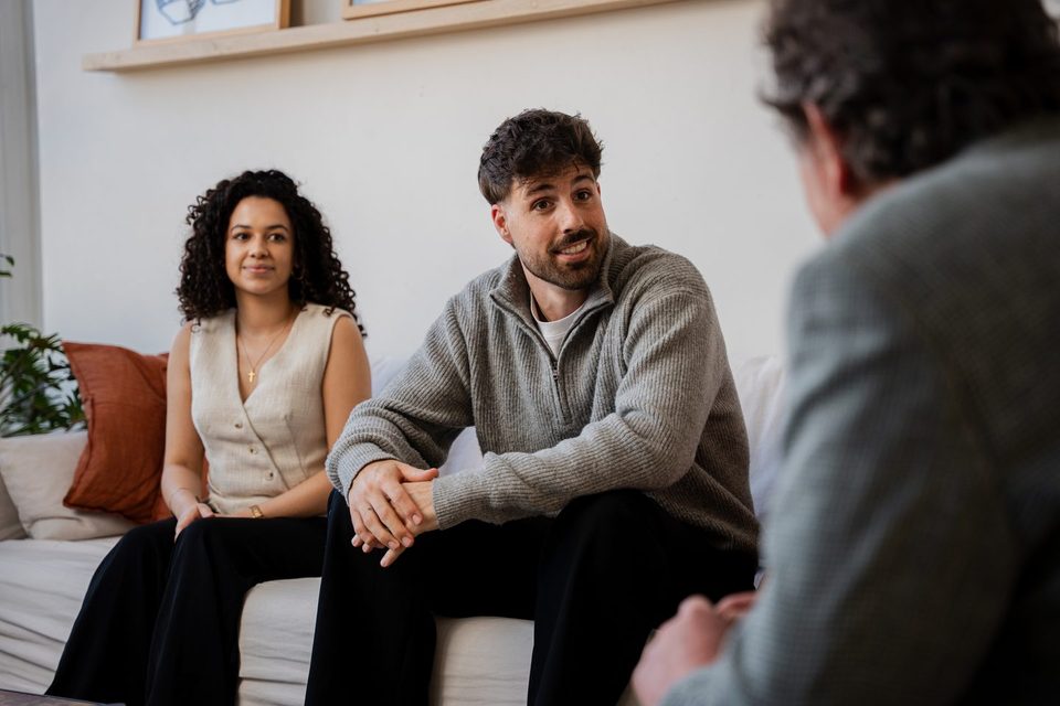 TaxMate team in gesprek met een klant